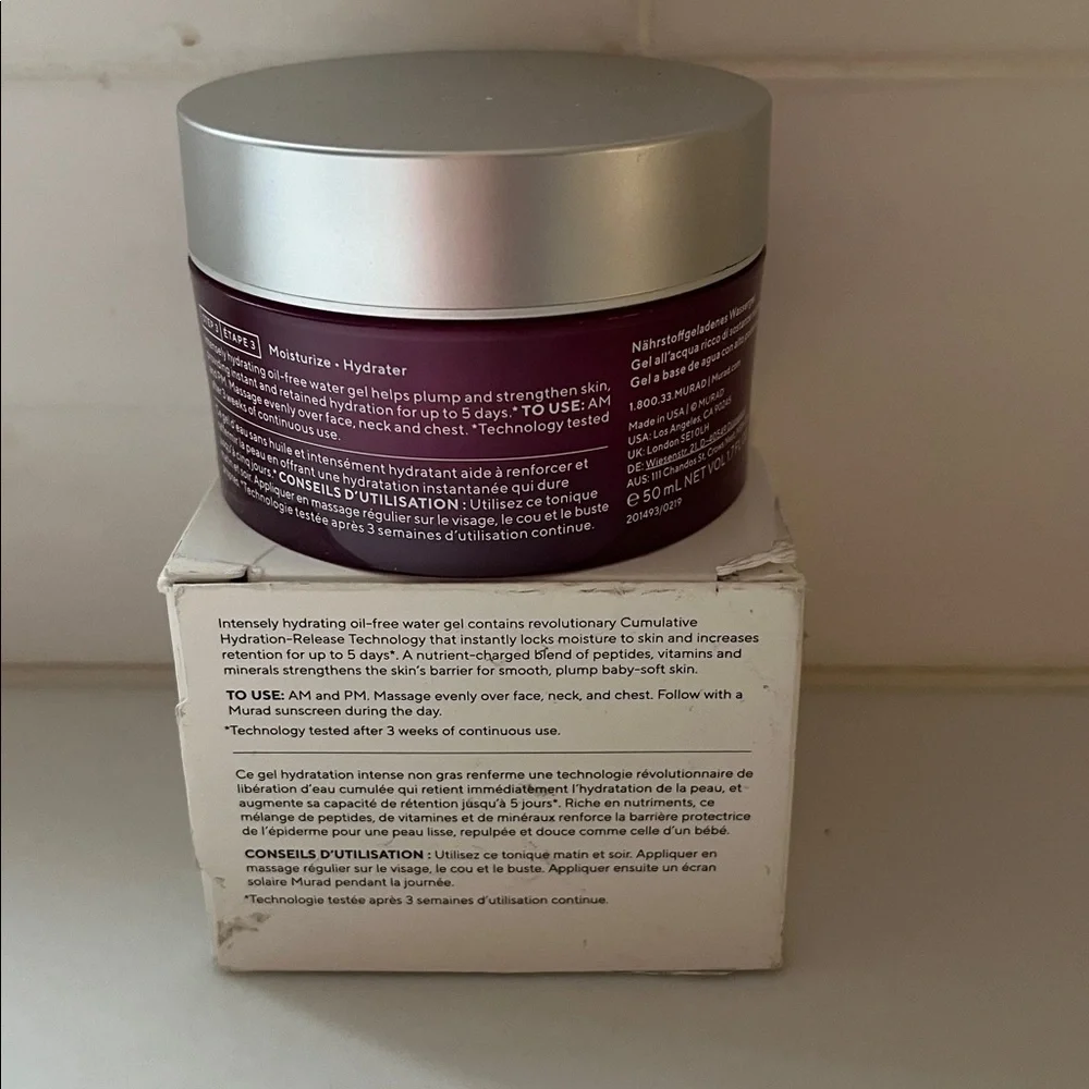 Murad Nutrient-Charged Lightweight Moisturizing Water Gel with Plumping Peptides